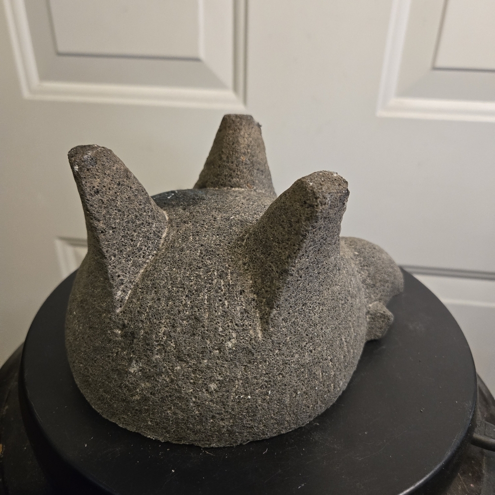 Rustic Stone Home Art Sculptural Antique Molcajete Stone Pig Pestle - Picture 6 of 12